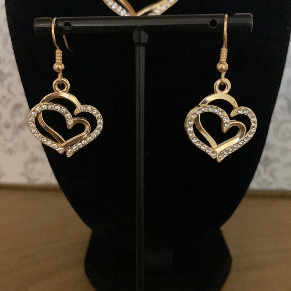 4/$20 NIP 3pc Heart Rhinestone Set - Picture 2 of 6